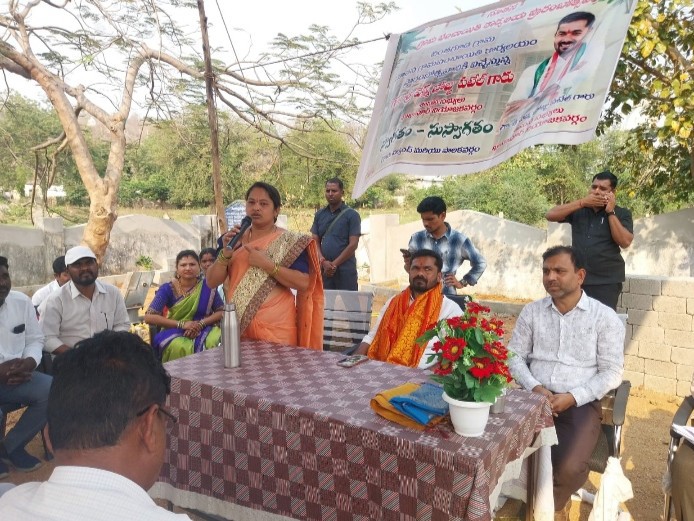 సమస్యలు పరిష్కరించాలని ఎమ్మెల్యేకు వినతి