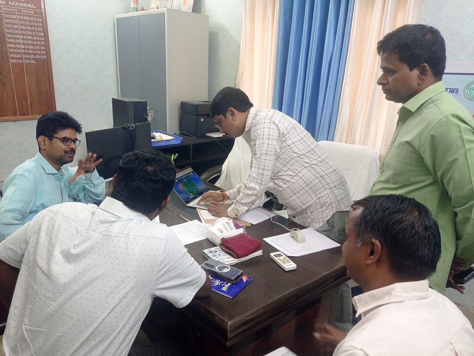 MRO కార్యాలయాన్ని తనిఖీ చేసిన సీసీఎల్ఏ కమిషనర్