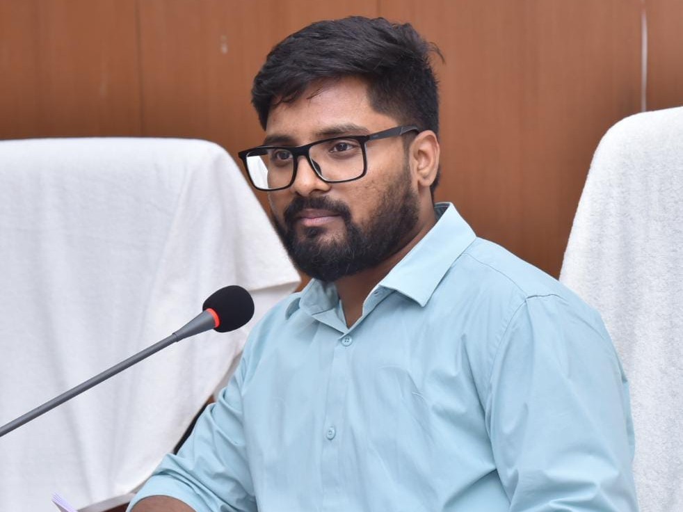 ‘జిల్లాలో గ్యాస్ కొరత లేదు’