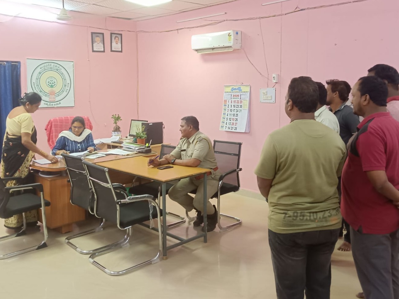 బైండ్ ఓవర్ కేసు.. 8 మంది హాజరు