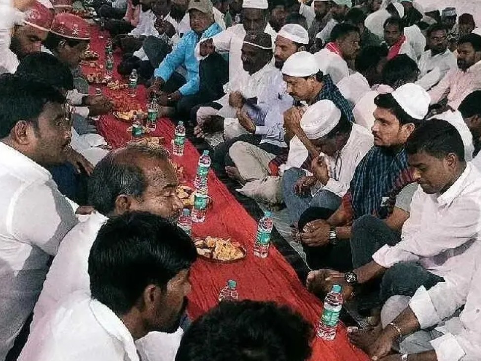 ఇఫ్తార్ విందులో పాల్గొన్న మాజీ ఎమ్మెల్యే