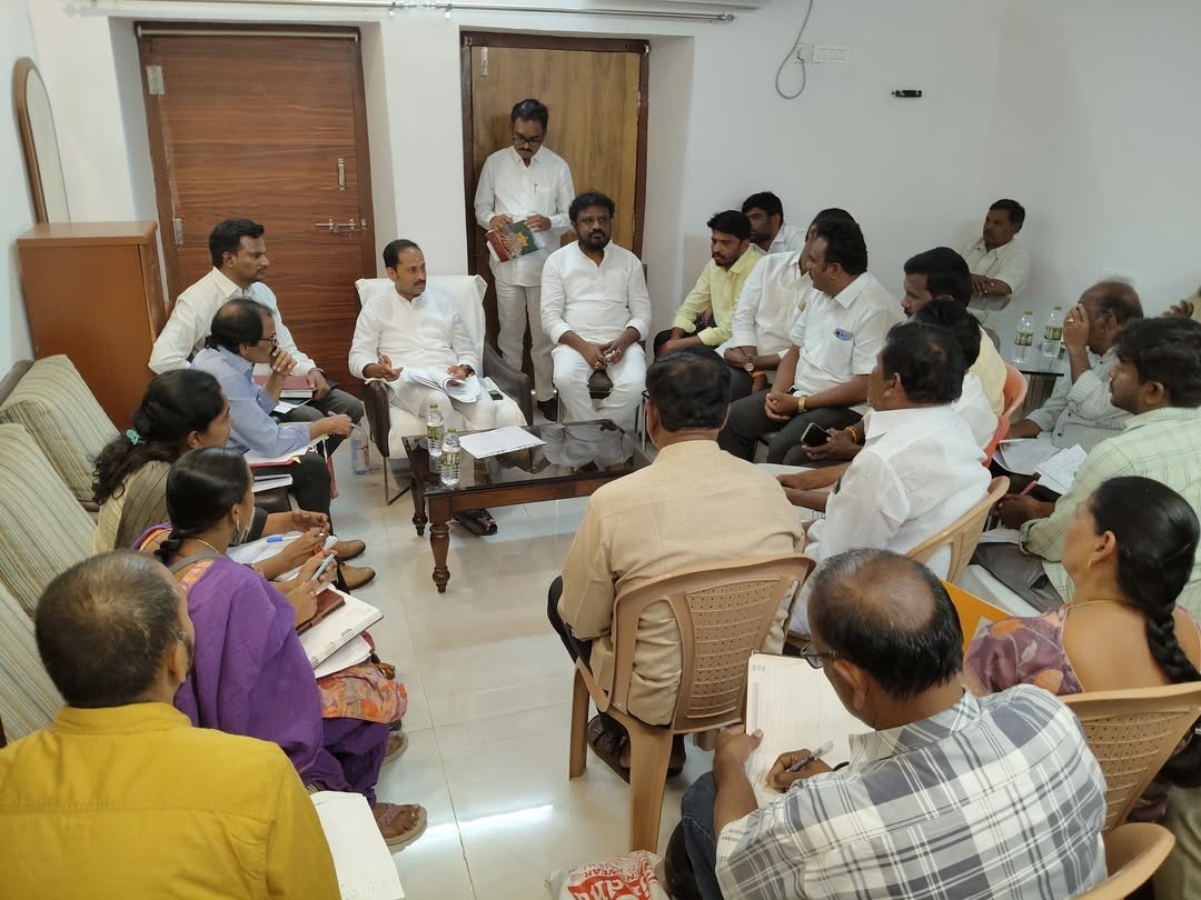 వేసవిలో నీటి ఎద్దడి నివారణపై సమీక్ష