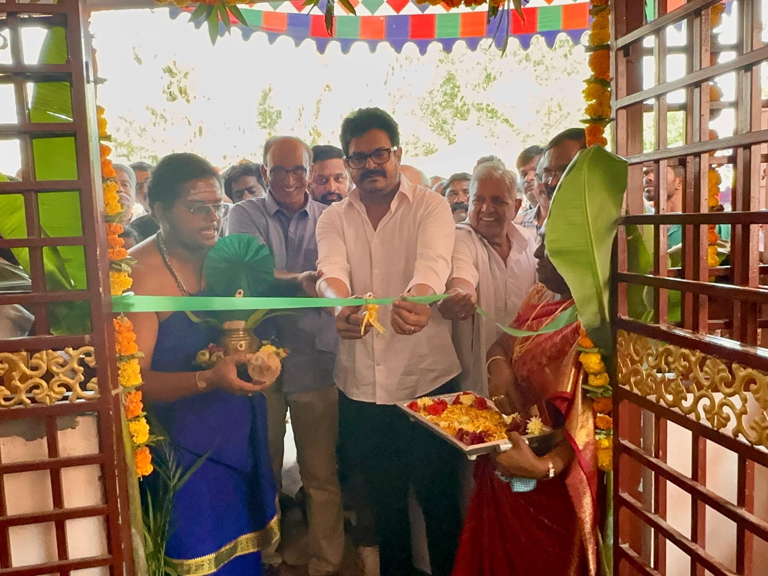 పాఠశాల భవనాన్ని ప్రారంభించిన ఎమ్మెల్యే