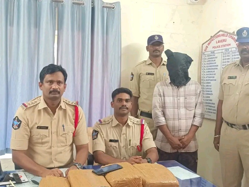 7.5 కేజీల గంజాయితో కేరళ వ్యక్తి అరెస్ట్