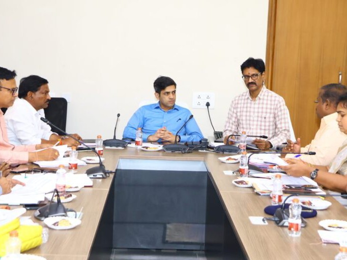 ‘ధాన్యం కొనుగోలు ప్రక్రియ సాఫీగా జరిగేలా అధికారులు పనిచేయాలి’