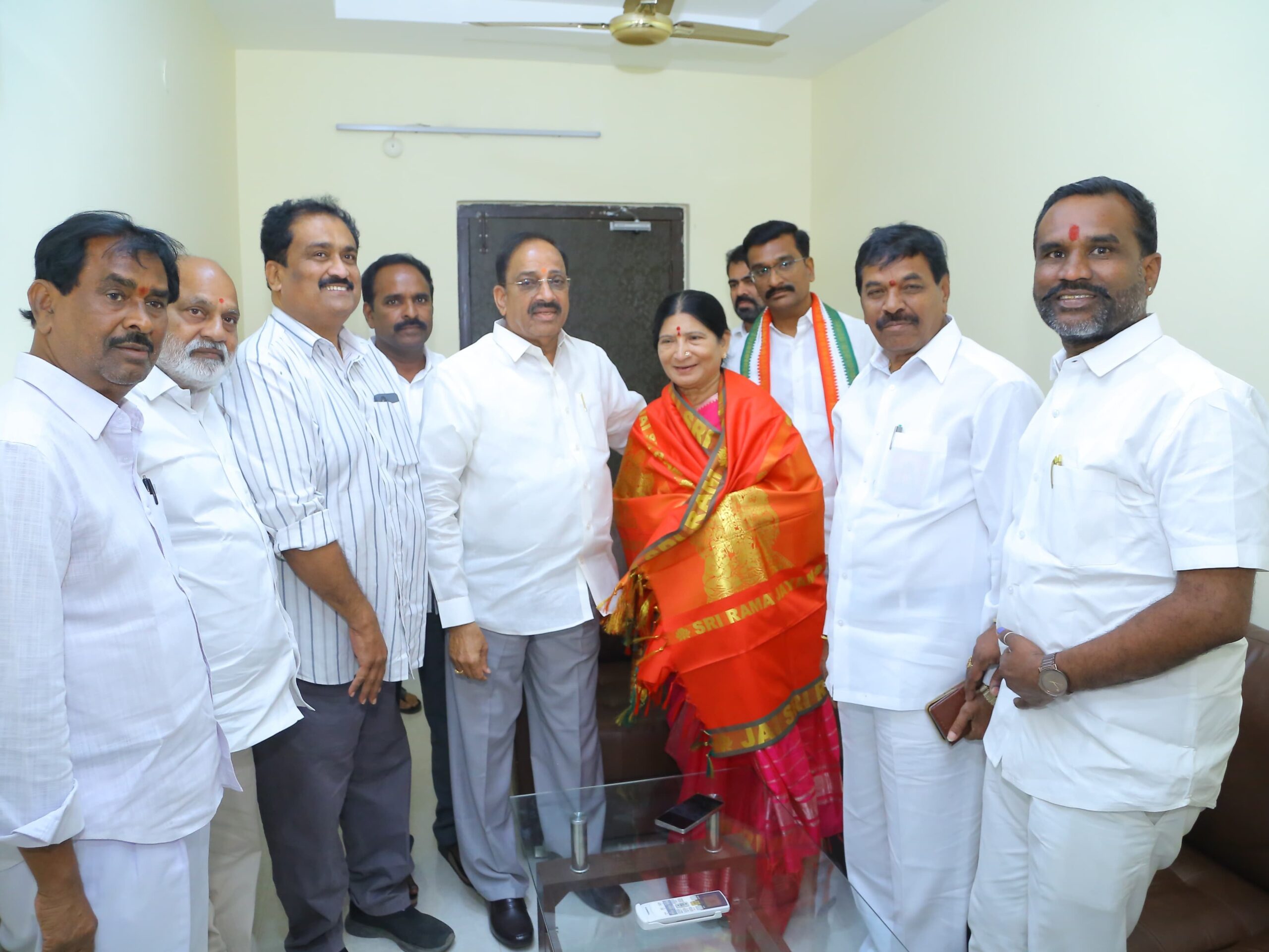 మంత్రి తుమ్మలను కలిసిన ఎర్రబెల్లి స్వర్ణ