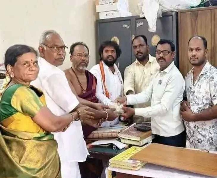 వీరబ్రహ్మేంద్రస్వామి కళ్యాణానికి విరాళం అందజేత