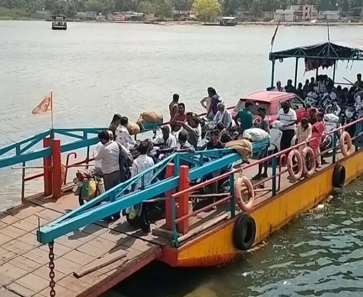 మాధవాయిపాలెం ఫెర్రీ వేలం వాయిదా