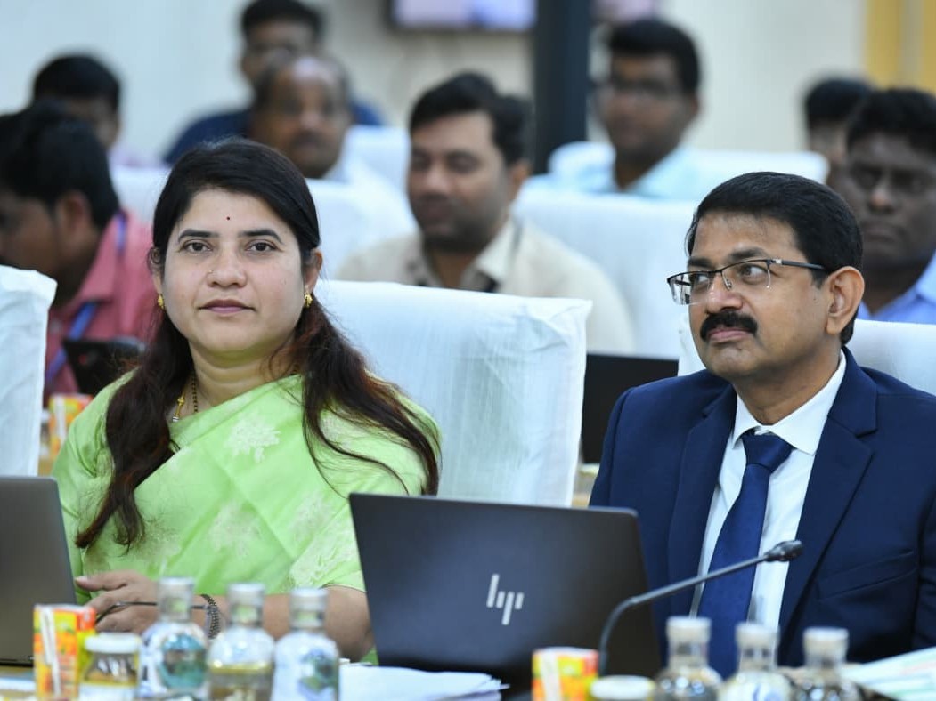 పెట్టుబడులపై ప్రత్యేక దృష్టి సారించాలి: సీఎం