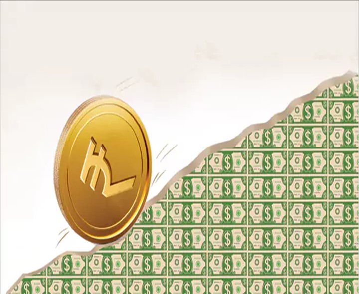 రికార్డ్‌ స్థాయిలో పతనమైన రూపాయి విలువ..!