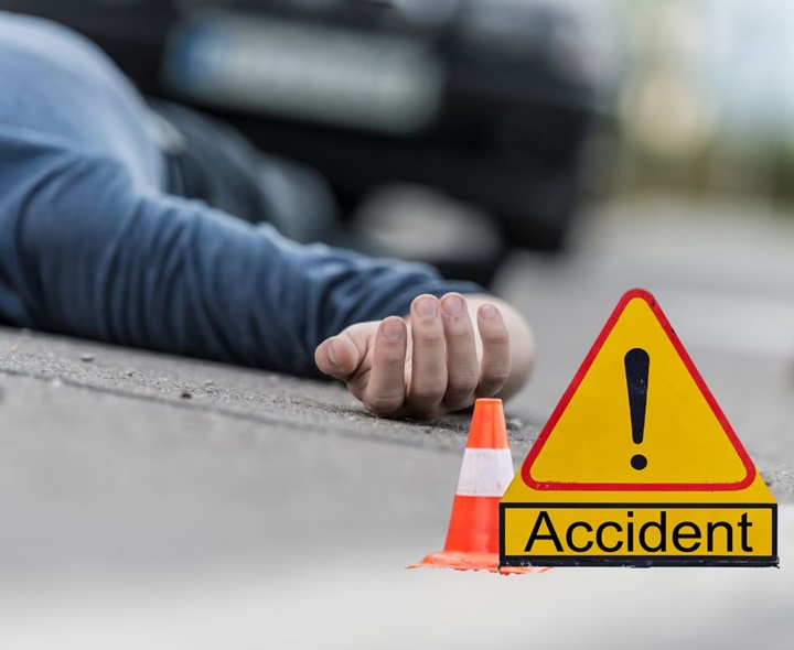 రక్తమోడిన రోడ్లు.. నలుగురు మృతి