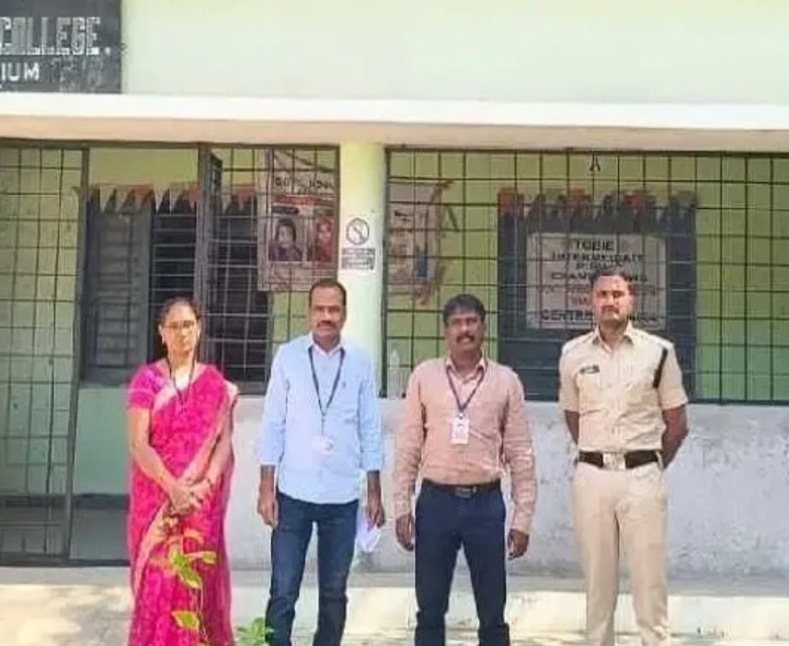 పరీక్షా కేంద్రాన్ని తనిఖీ చేసిన DIEO