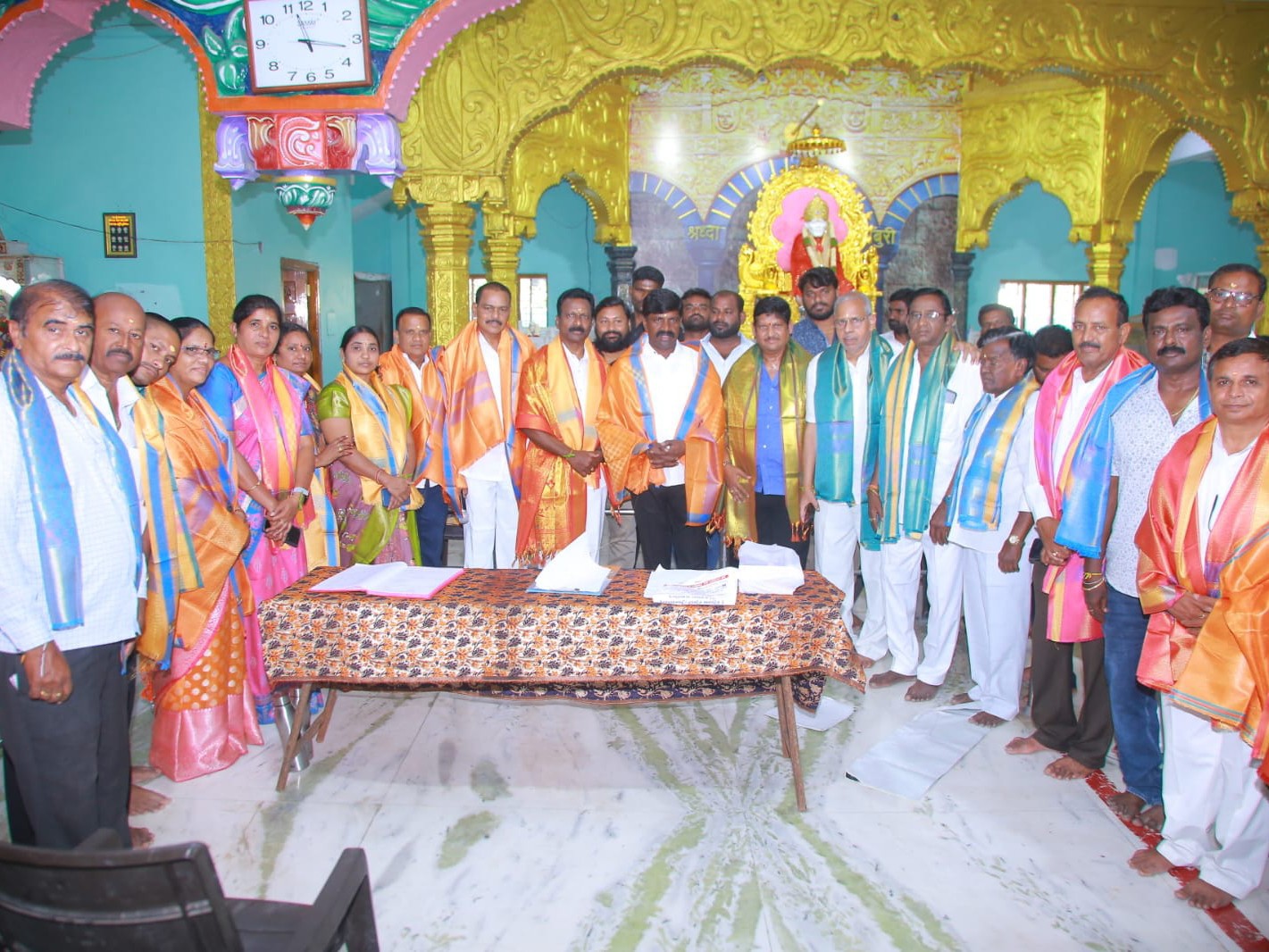 ఆలయంలో మెరుగైన సౌకర్యాలు కల్పించాలి: ఎమ్మెల్యే