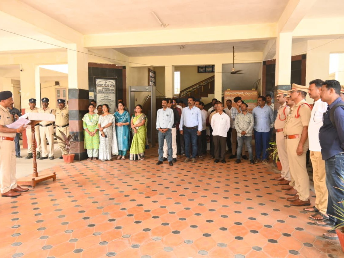 ఎస్ పీ కార్యాలయంలో కవయిత్రి మొల్లమాంబ జయంతి వేడుకలు