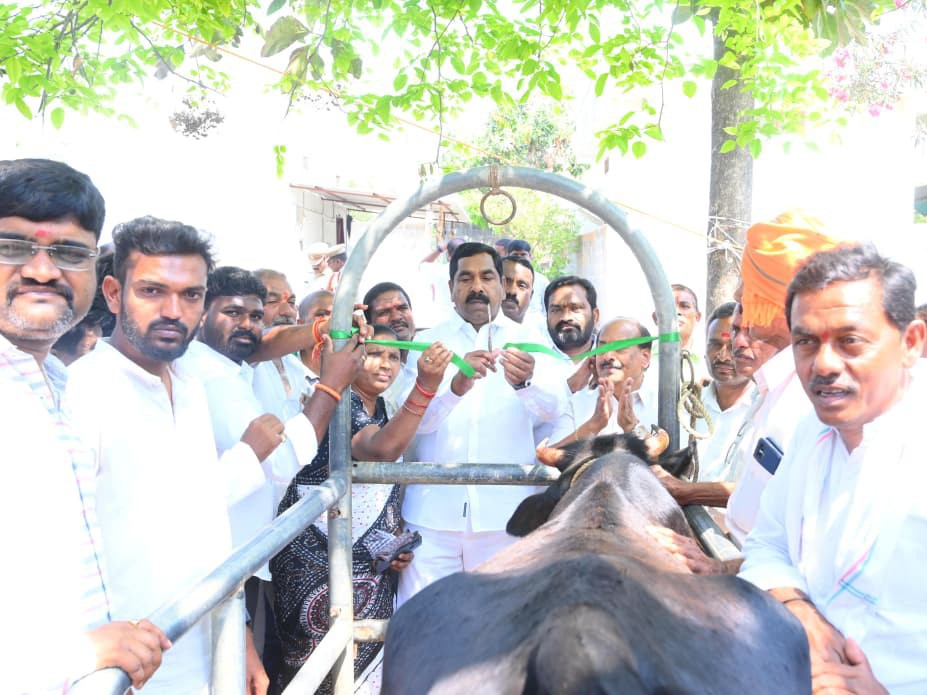 పశు సంపదను రక్షించి పాల ఉత్పత్తిని పెంచాలి: MLA