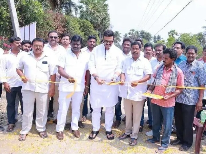 సీసీ రోడ్డు ప్రారంభించిన డిప్యూటీ స్పీకర్