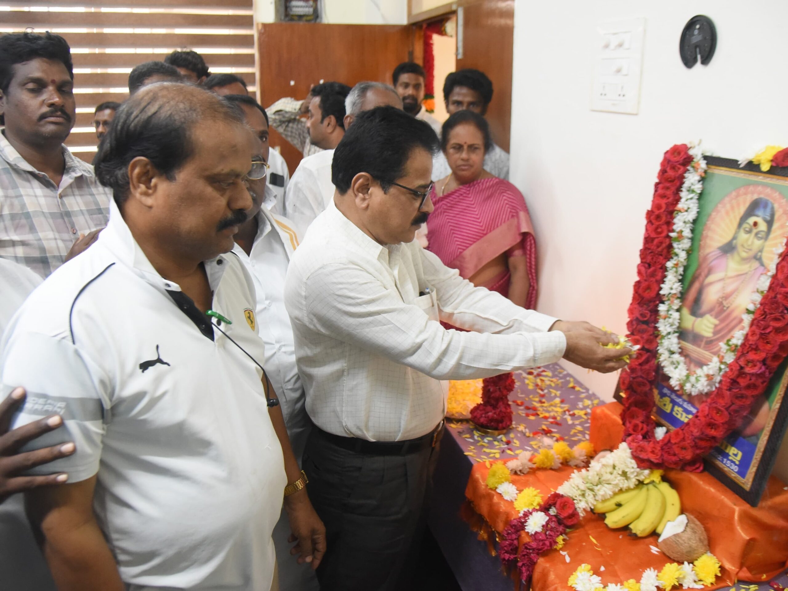 మొల్ల సేవలు చిరస్మరణీయం