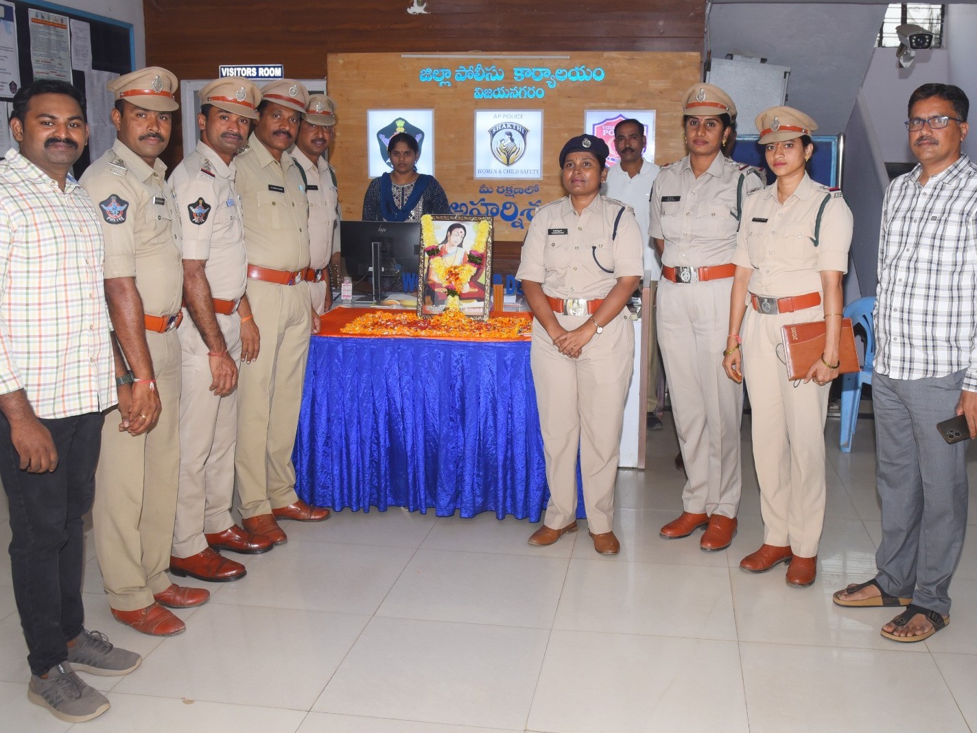 పోలీసు శాఖ ఆధ్వర్యంలో మొల్లమాంబ జయంతి