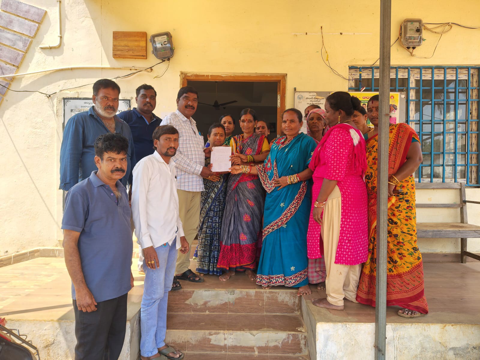 శుద్ధ జలం పంపిణీ చేయాలి :