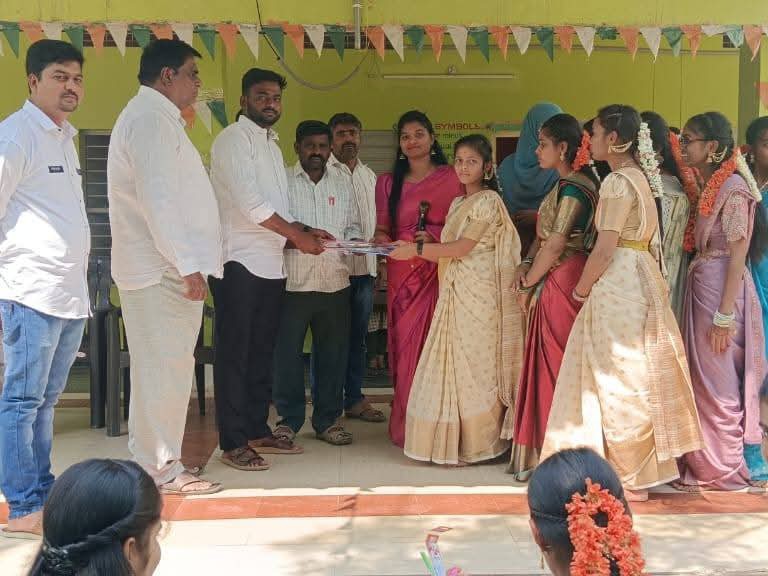 విద్యార్థులకు పరీక్షా కిట్లు పంపిణీ