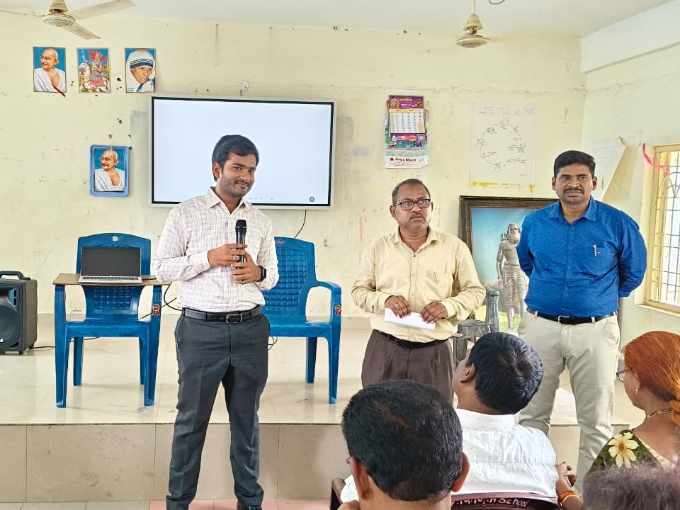 ‘ఉపాధ్యాయులు అంకితభావంతో పనిచేయాలి’