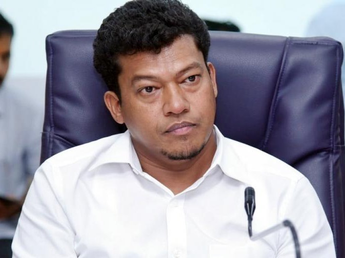 హార్బర్ల ప్రైవేటీకరణకు కుట్ర చేస్తున్నారు: సీదిరి