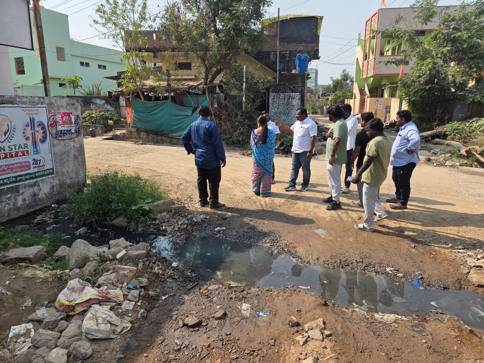 10వ వార్డులో పర్యటించిన.. మున్సిపల్ ఛైర్మన్