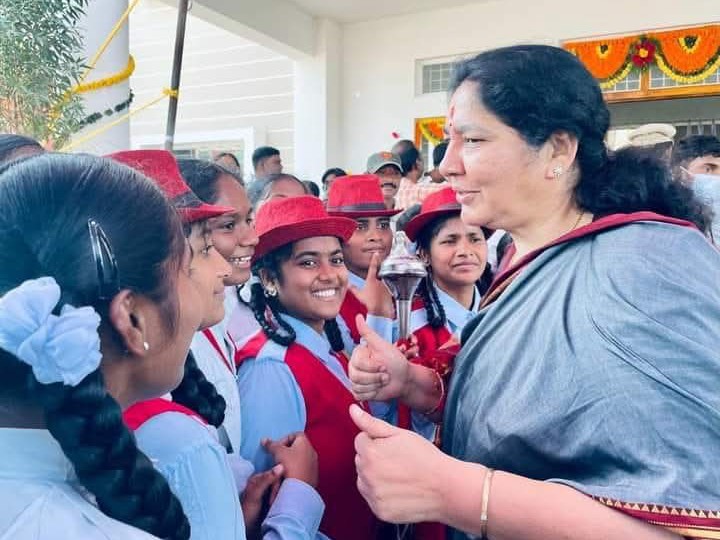 ఒత్తిడి లేకుండా పరీక్షలు రాయాలి: మాజీ మంత్రి