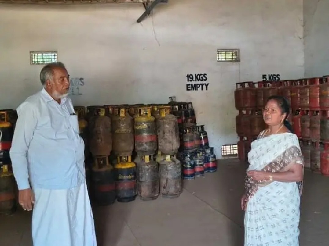 ‘గ్యాస్ సరఫరాలో అక్రమాలకు పాల్పడితే చర్యలు తప్పవు’