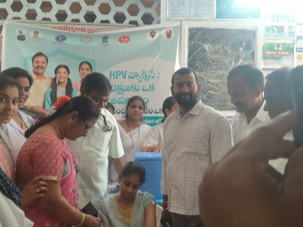 హరిపాలెంలో హెచ్‌పీవీ వ్యాక్సిన్