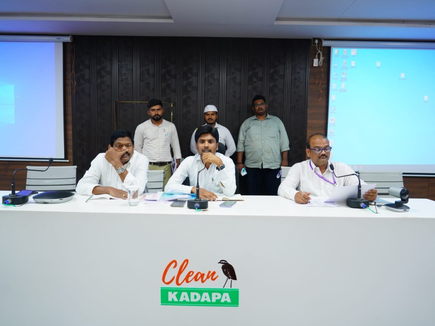 స్వచ్ఛ సర్వేక్షణంపై కమిషనర్ సమీక్ష