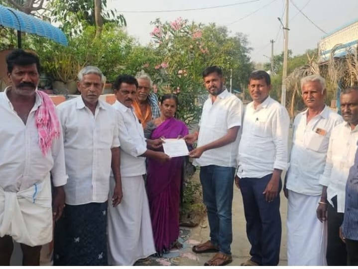 టీడీపీ కార్యకర్తల కుటుంబాలకు ప్రమాద భీమా