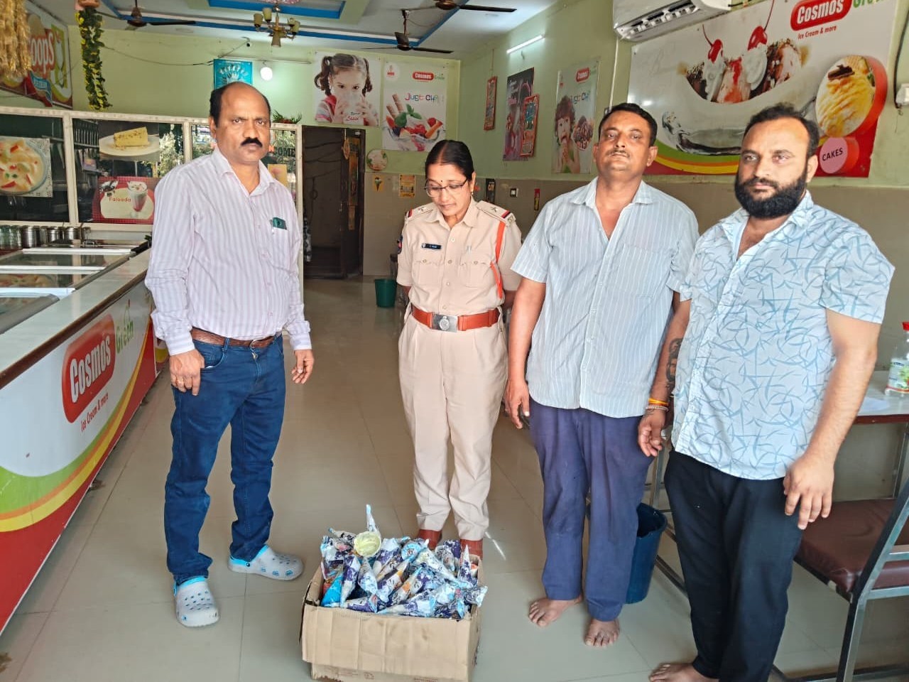 ఐస్ క్రీమ్ పార్లర్‌పై కేసు నమోదు