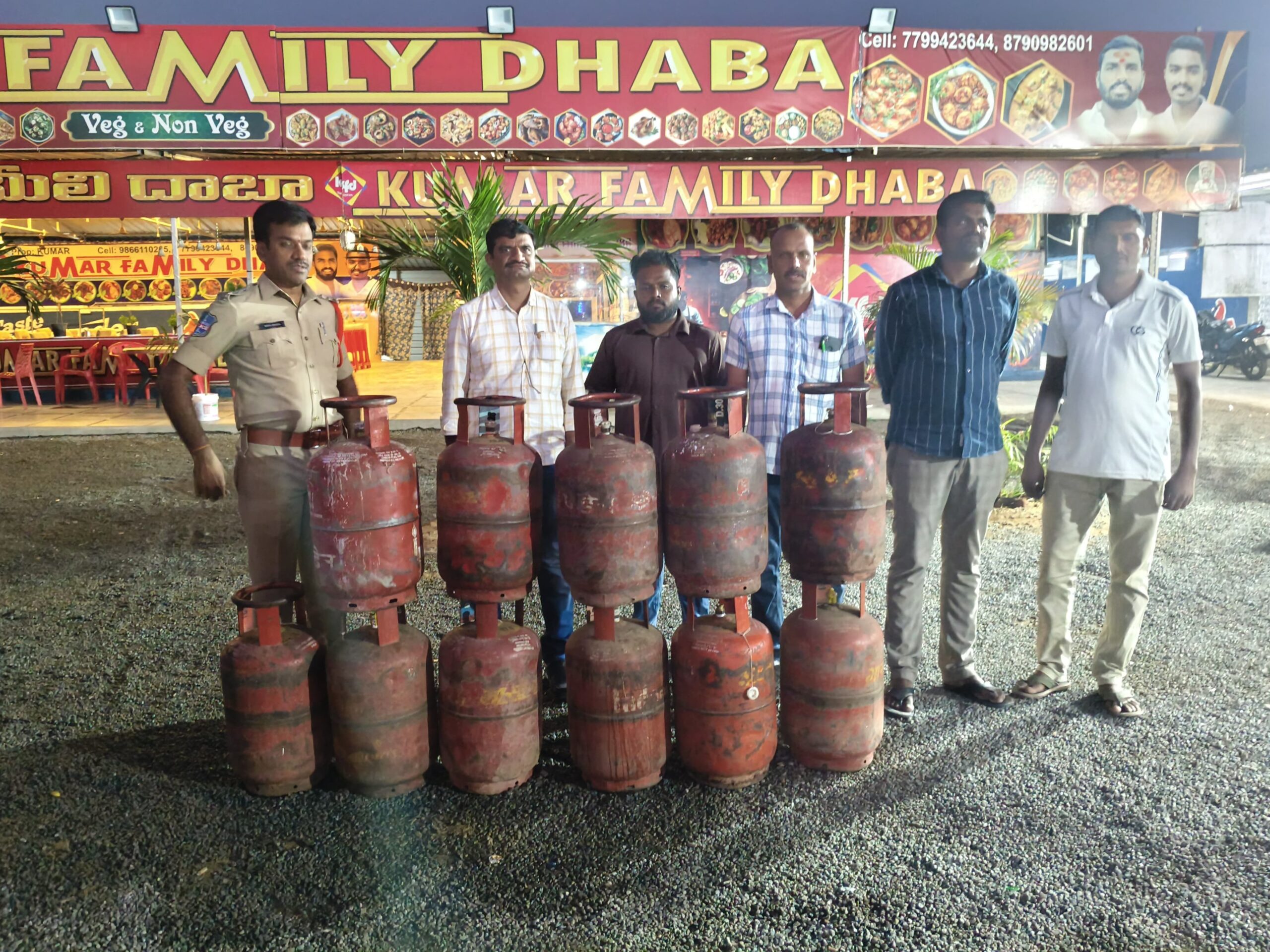 18 సిలిండర్లు సీజ్