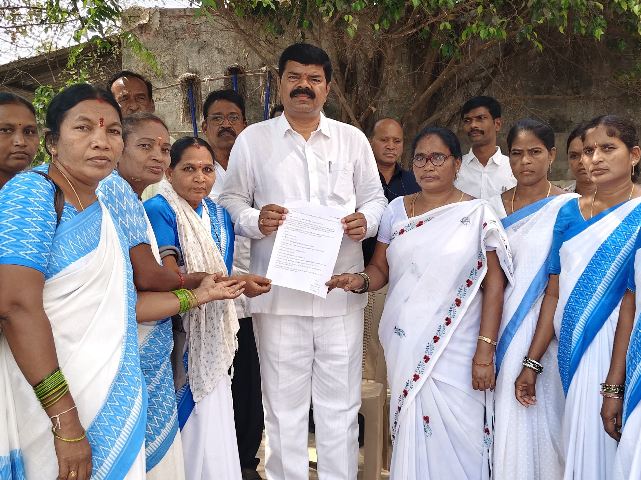 ఆశా వర్కర్ల సమస్యలు పరిష్కరిస్తాం: ఎమ్మెల్యే