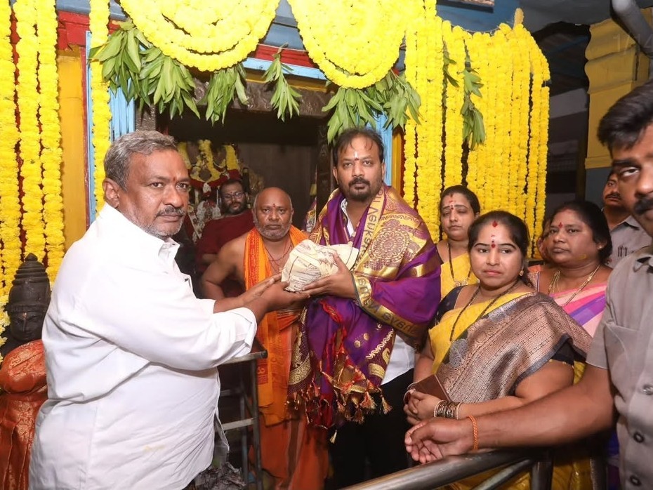 శ్రీ వేశాలమ్మ ఆలయ నూతన పాలకమండలి ప్రమాణ స్వీకారం