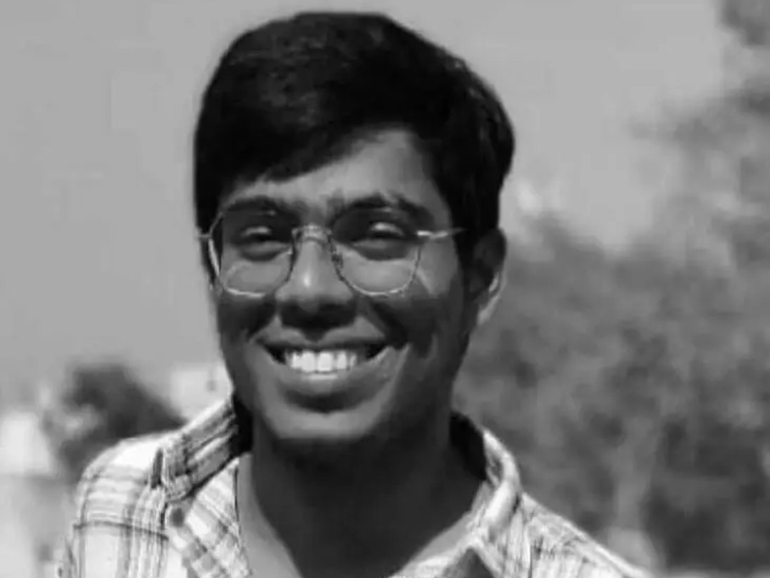 విజయవాడలో ప్రమాదం.. మెడికో విద్యార్థి దుర్మరణం