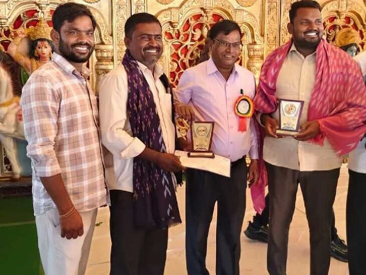 ఉత్తమ సెరికల్చర్ రైతులకు అవార్డులు అందజేత