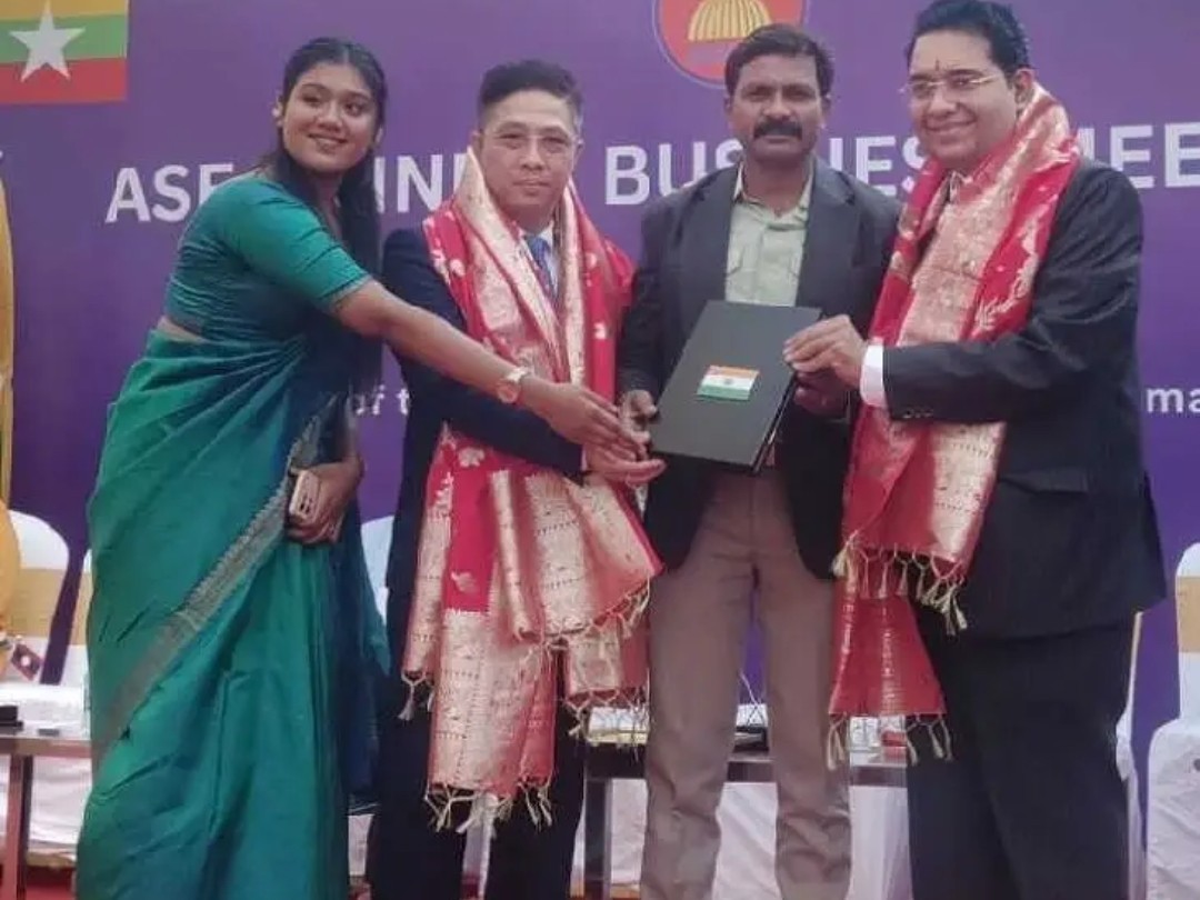 న్యాయవాదికి మైత్రి పీస్ ఫౌండేషన్ అవార్డు