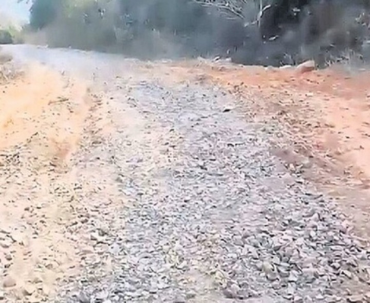 సీతంపేటలో అధ్వానంగా మారిన రోడ్డు