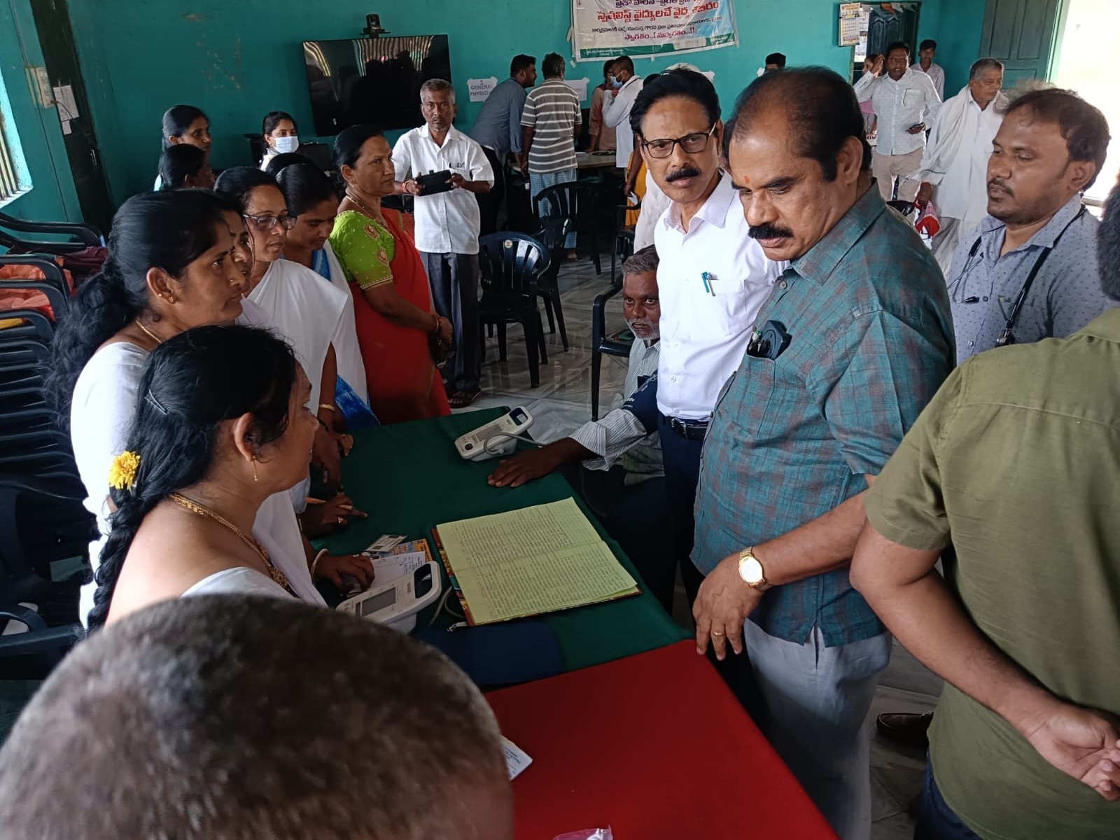 ‘ప్రభుత్వ ఆసుపత్రిలో మెరుగైన వైద్య సేవలు అందిచాలి’