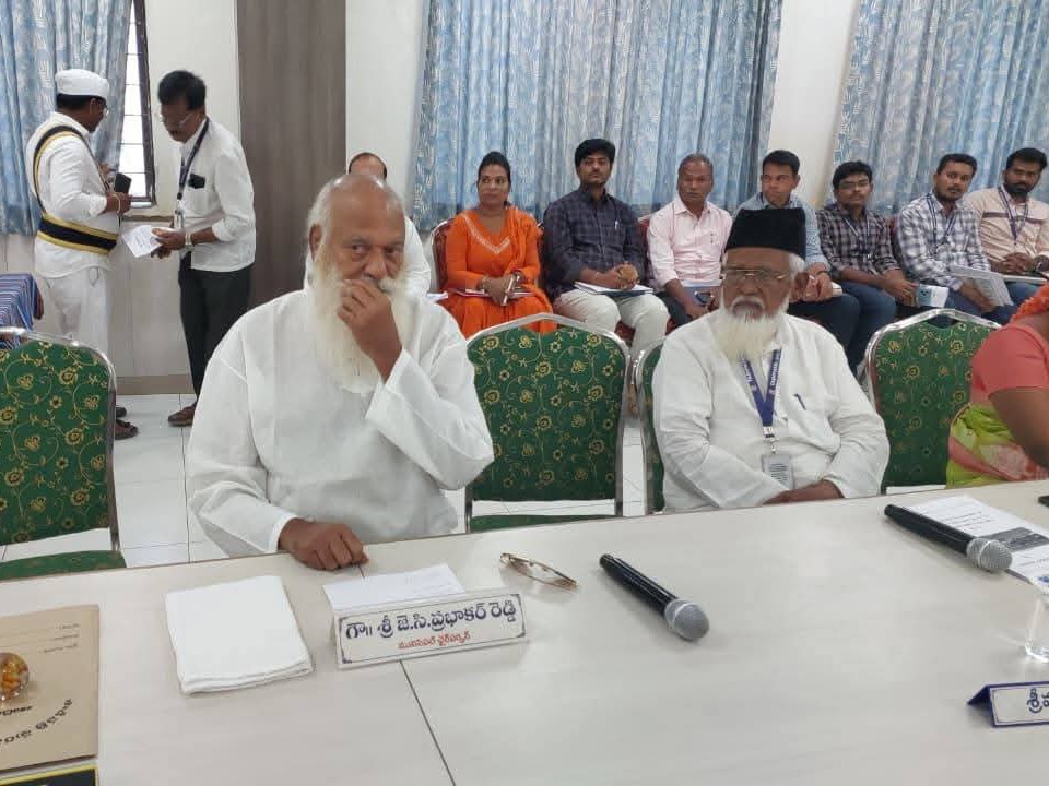 అభివృద్ధిని చూసే ఓటేయాలని కోరండి: జేసీ