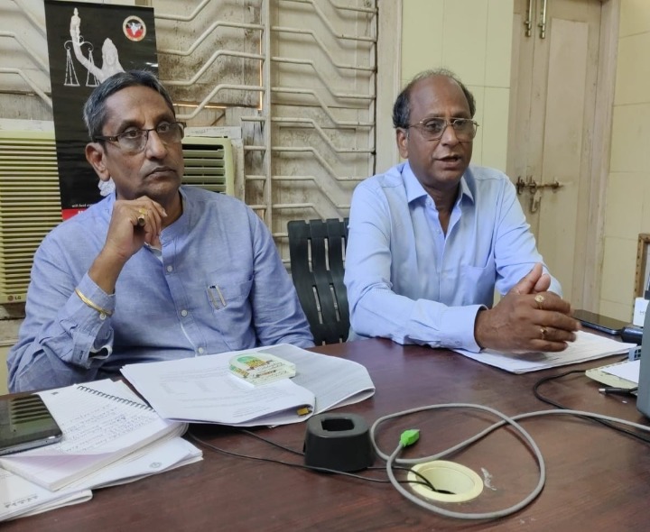 బాపులపాడులో ఇంటి పన్నుల వివాదం