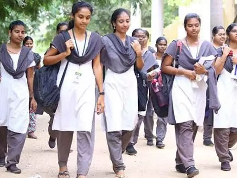 గురుకులాల్లో ప్రవేశాలకు దరఖాస్తుల ఆహ్వానం