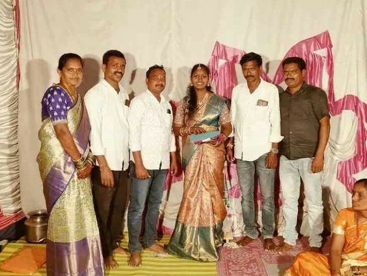 ఎన్నికల హామీ.. ‘వివాహ కానుక’ అందజేత