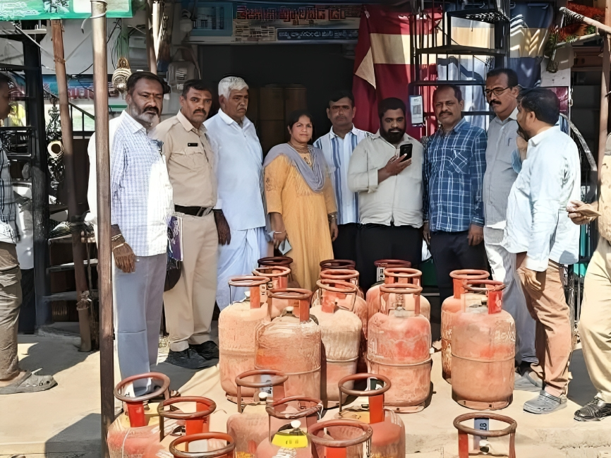 హోటళ్లపై పౌరసరఫరాల శాఖ ‘సర్జికల్ స్ట్రైక్’