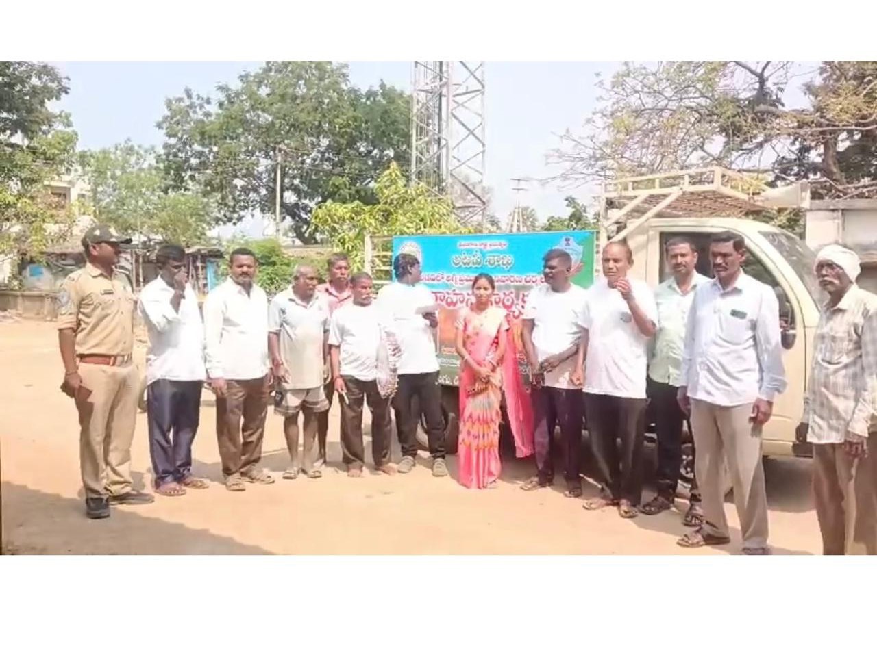 అడవిలో నిప్పు.. పర్యావరణానికి ముప్పు: సర్పంచ్