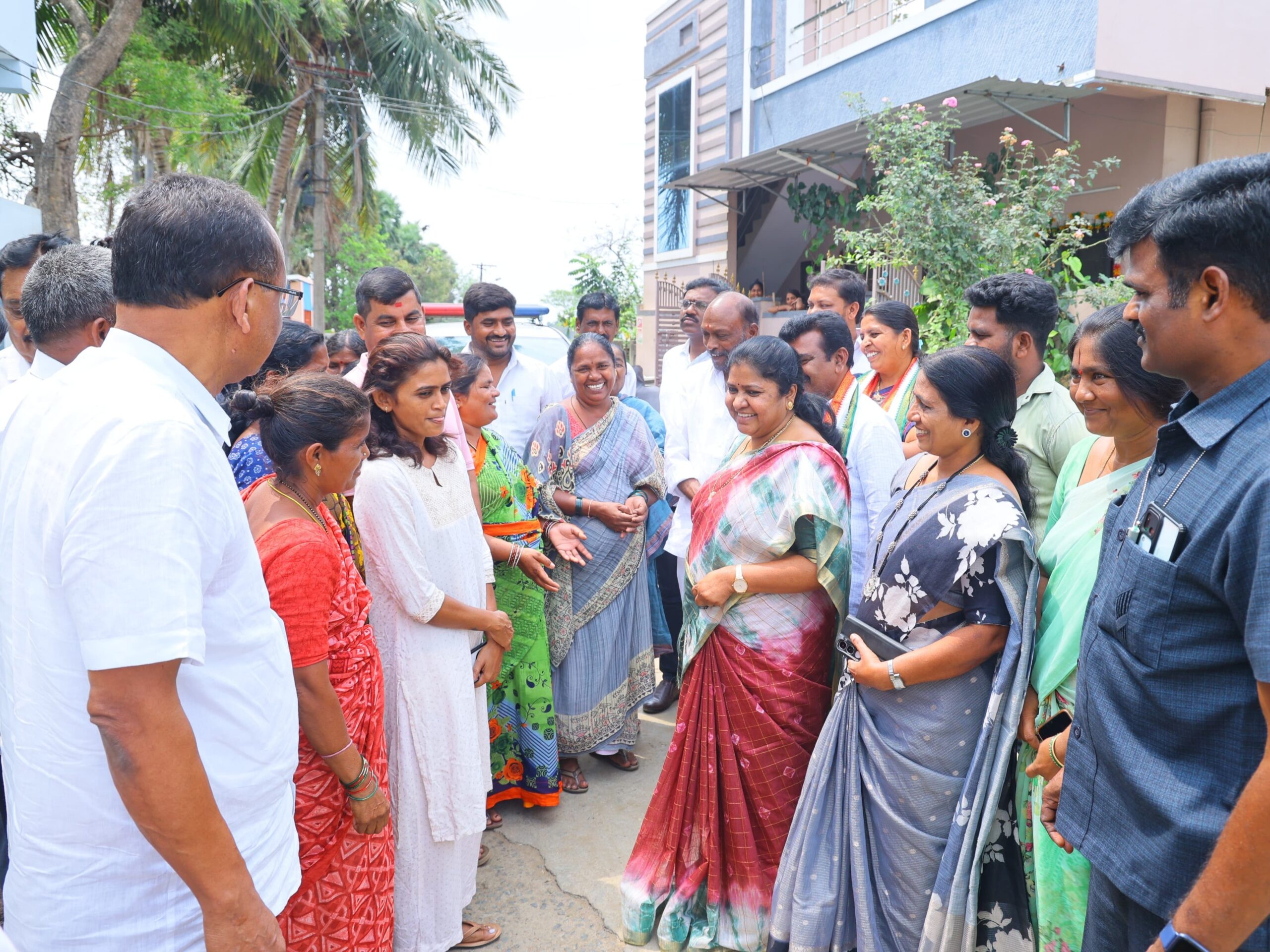 పారిశుద్ధ్య పనులు పర్యవేక్షించిన ఎమ్మెల్యే