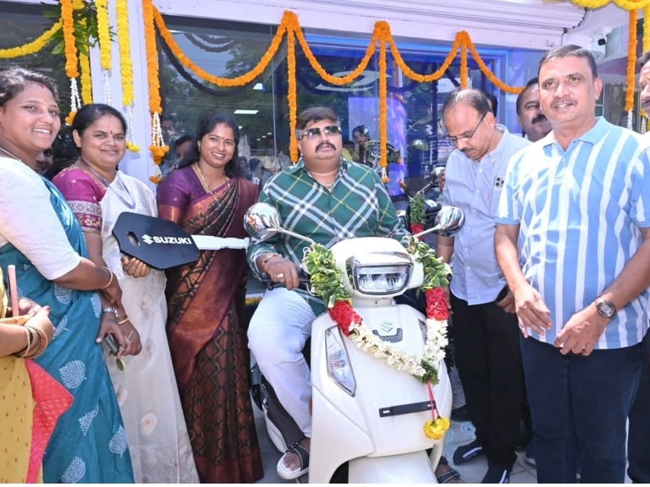 నూతన “సుజుకి షోరూంను “ప్రారంభించిన ఎమ్మెల్యే