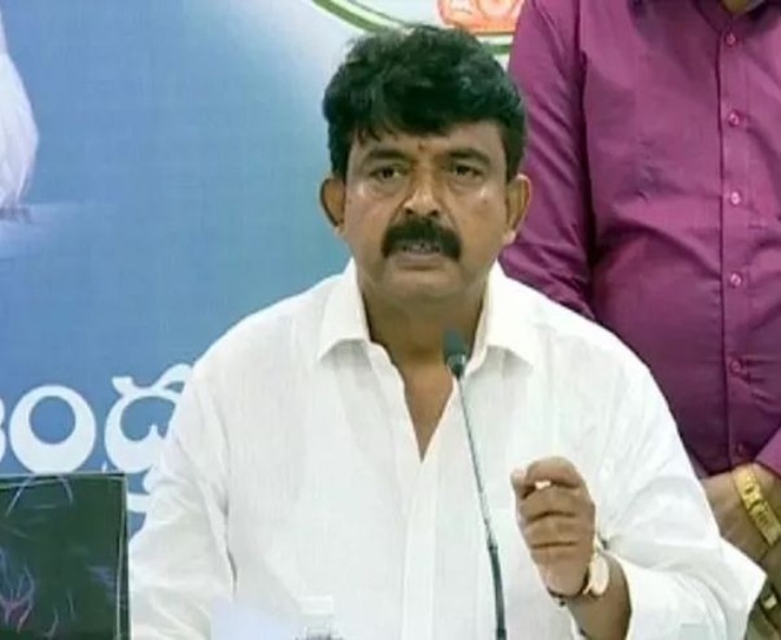 పేర్ని నాని ఇంటి వద్ద తీవ్ర ఉద్రిక్తత..!